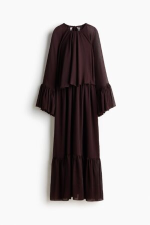 EID-67f08fe82cb6261eb8bf62e97aa9c0ce04b4de6c.jpg فستان بقصّة فضفاضة ومظهر طبقات